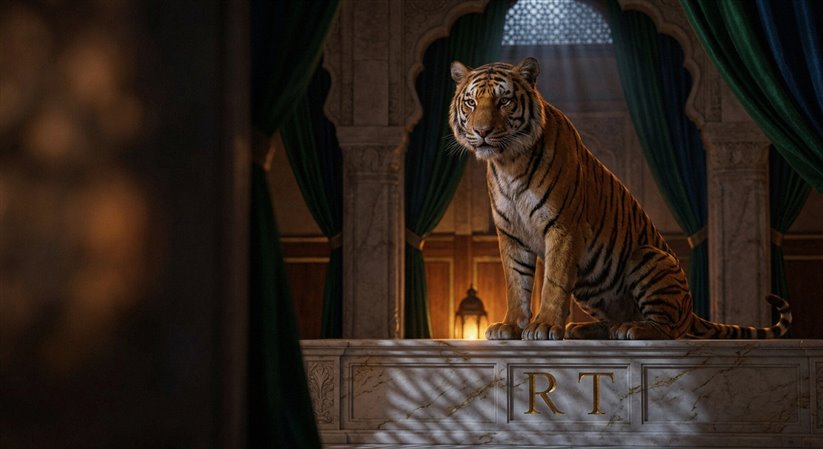 Tigre e carte da gioco su sfondo scuro